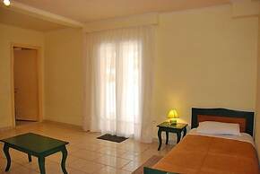 Paramonas Hotel