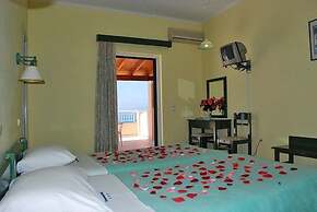 Paramonas Hotel