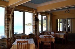 Paramonas Hotel