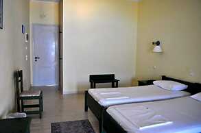 Paramonas Hotel