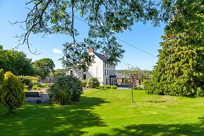 East Hook Farm & Country House