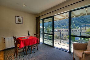 Four Seasons Motel