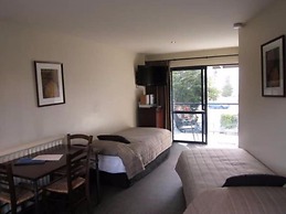 Four Seasons Motel