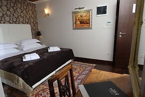Vela Vrata Hotel