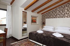 Vela Vrata Hotel