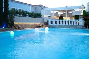 Armata Boutique Hotel