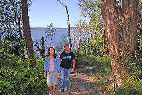 Eumarella Shores Noosa Lake Retreat