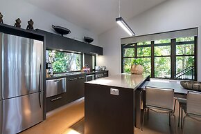 Eumarella Shores Noosa Lake Retreat
