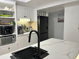 Burlington Holiday Apartments