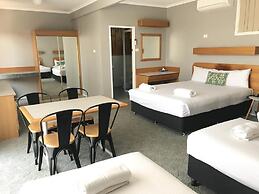 Cascades Motor Inn