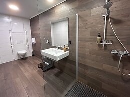 Trolltunga Hotel