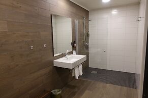 Trolltunga Hotel