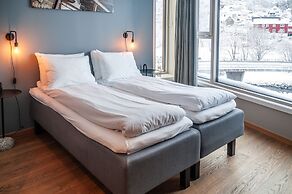 Trolltunga Hotel
