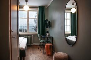 Trolltunga Hotel
