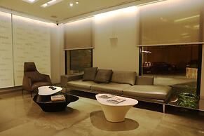 ParkTower Suites
