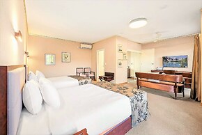 Eltham Gateway Hotel