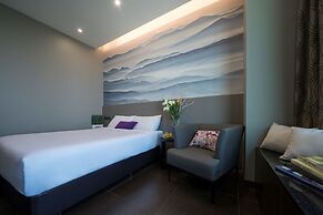 V Hotel Lavender