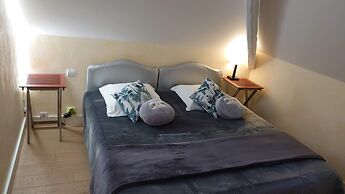 Hotel La Bastie D Urfe