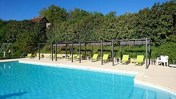 Hotel La Bastie D Urfe