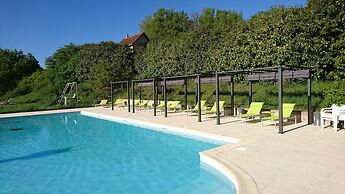 Hotel La Bastie D Urfe