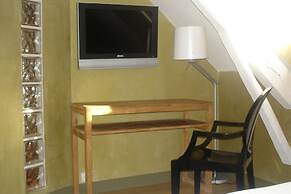 Hotel La Bastie D Urfe