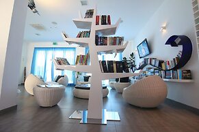 Maree Hotel