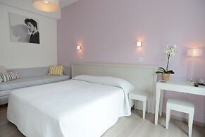 Maree Hotel
