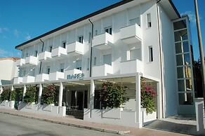 Maree Hotel