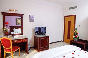 Taj Plaza Hotel