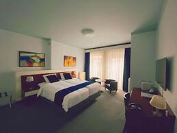 Apollo Hotel