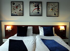 Apollo Hotel
