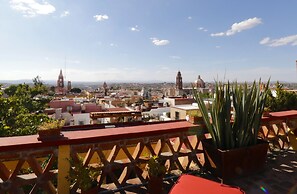 Casa Mia Suites