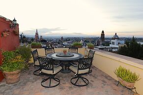 Casa Mia Suites