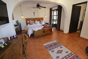 Casa Mia Suites