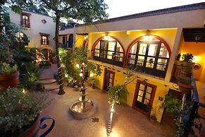Casa Mia Suites
