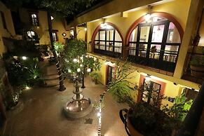 Casa Mia Suites