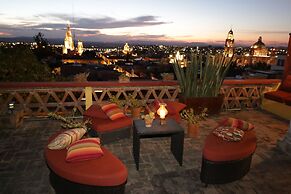 Casa Mia Suites
