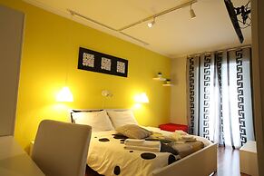 Elios Rooms