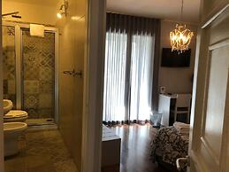 Elios Rooms
