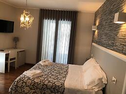 Elios Rooms