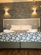 Elios Rooms