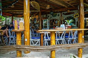 Balsa Surf Camp by Rotamundos