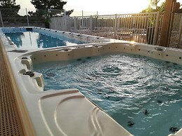 Logis Hotel Le Tropicana