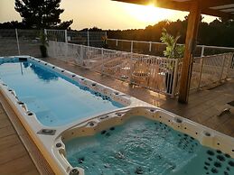 Logis Hotel Le Tropicana