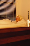 Amore On Buderim Luxury Rainforest Cabins