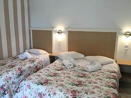 Avra Hotel