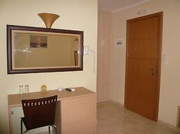 Avra Hotel
