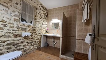 Logis Hotel La Bastide St Bach