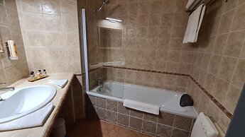 Logis Hotel La Bastide St Bach