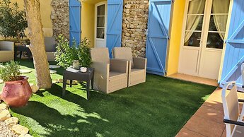 Logis Hotel La Bastide St Bach